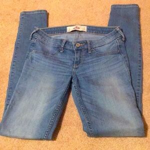 🍄 Hollister Skinny Jeans
